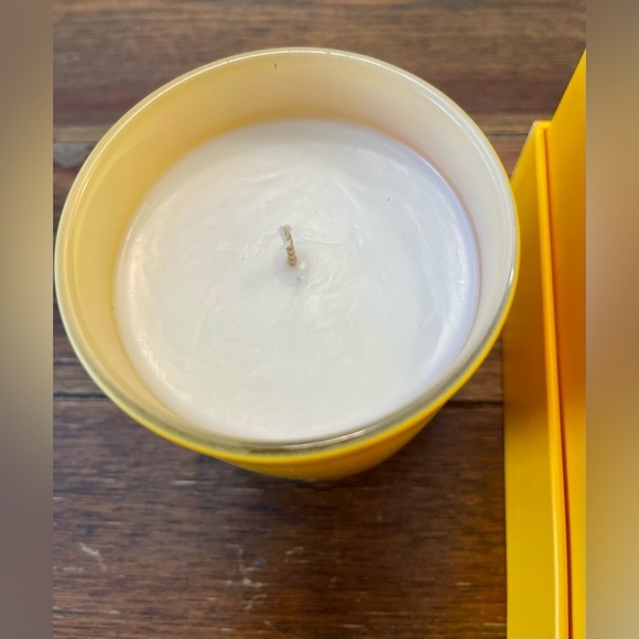 Melto | Peony & Charcoal | Bougie Scented Candle | Natural | 7.5 oz - Picture 2 of 9